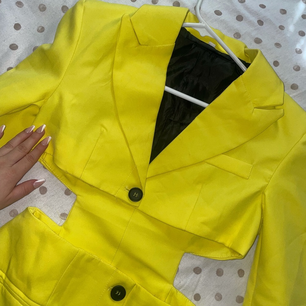 Neón yellow color Blazer dress size xs fits small